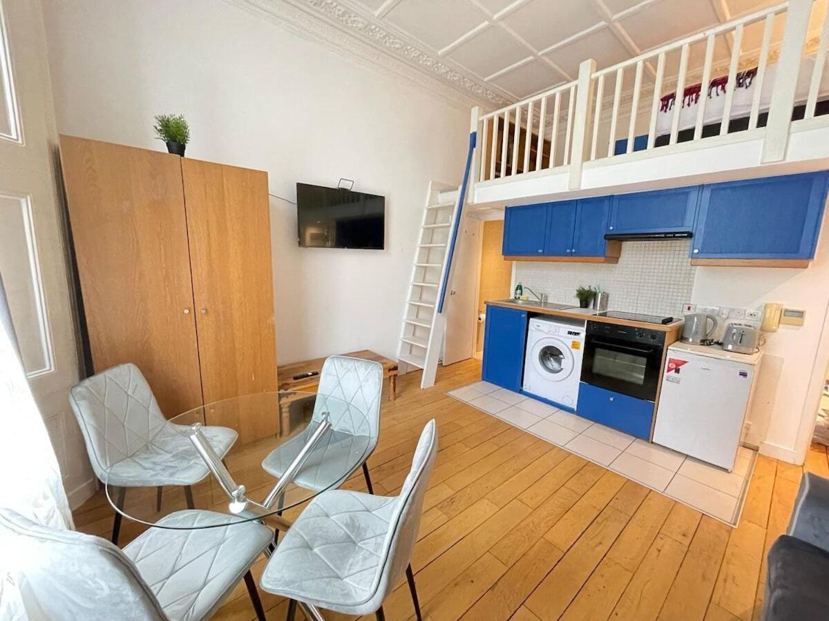 Portobello Road Artistic Studios 'Budget' London Bilik gambar
