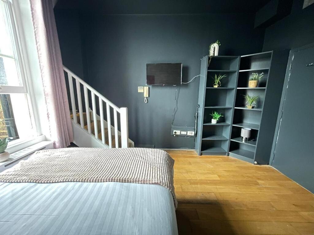 Portobello Road Artistic Studios 'Budget' London Bilik gambar