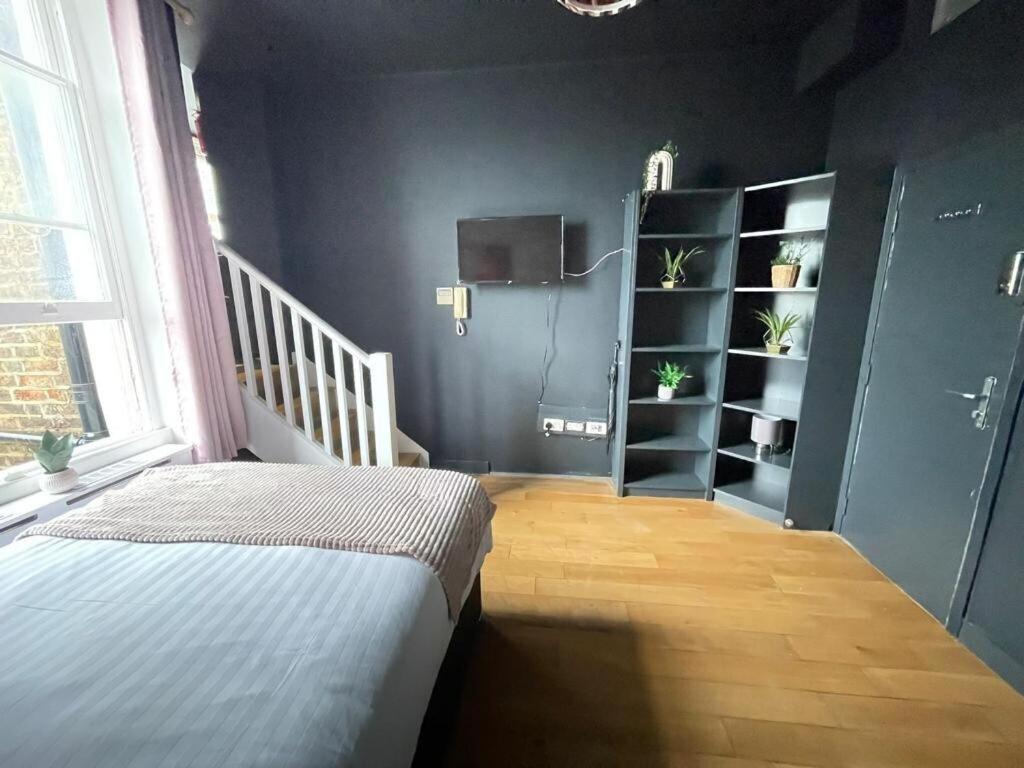 Portobello Road Artistic Studios 'Budget' London Bilik gambar