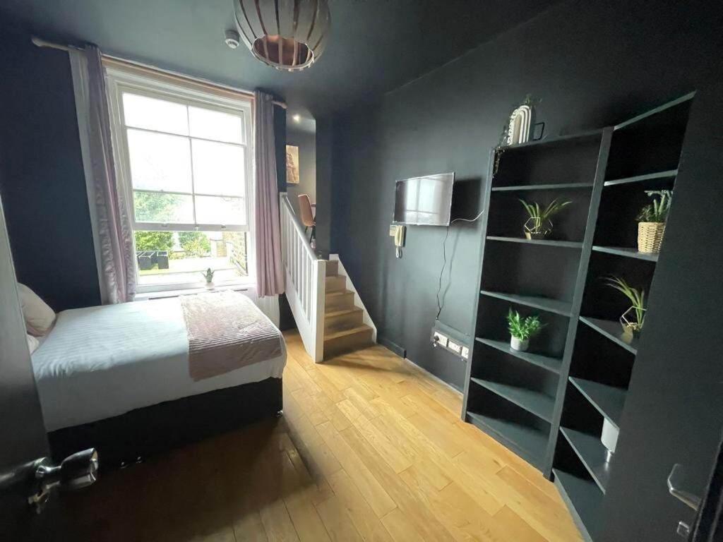 Portobello Road Artistic Studios 'Budget' London Bilik gambar
