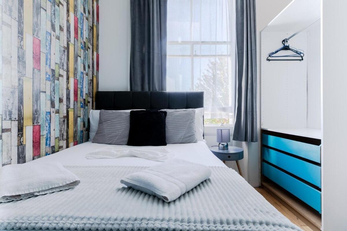 Portobello Road Artistic Studios 'Budget' London Bilik gambar