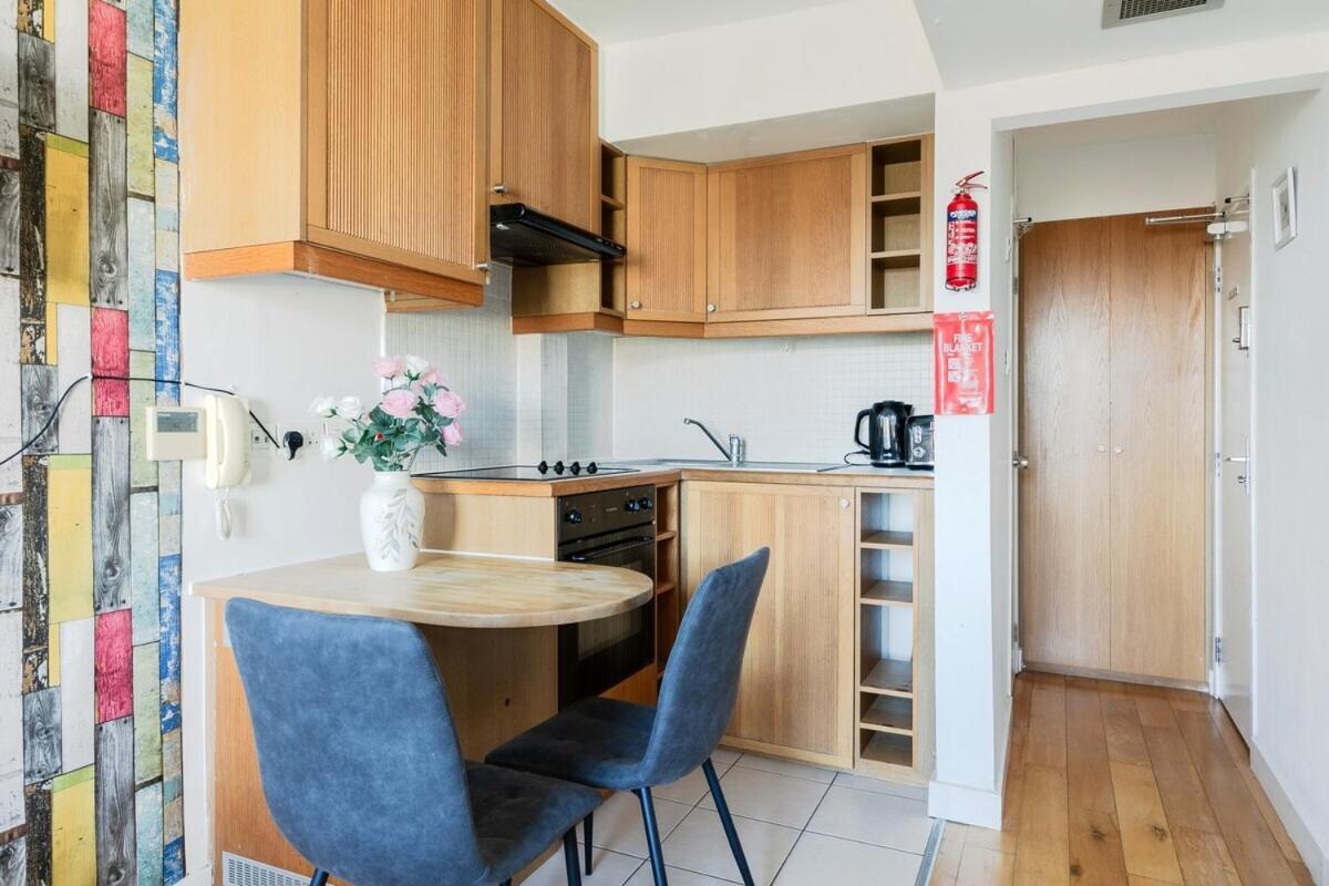 Portobello Road Artistic Studios 'Budget' London Bilik gambar
