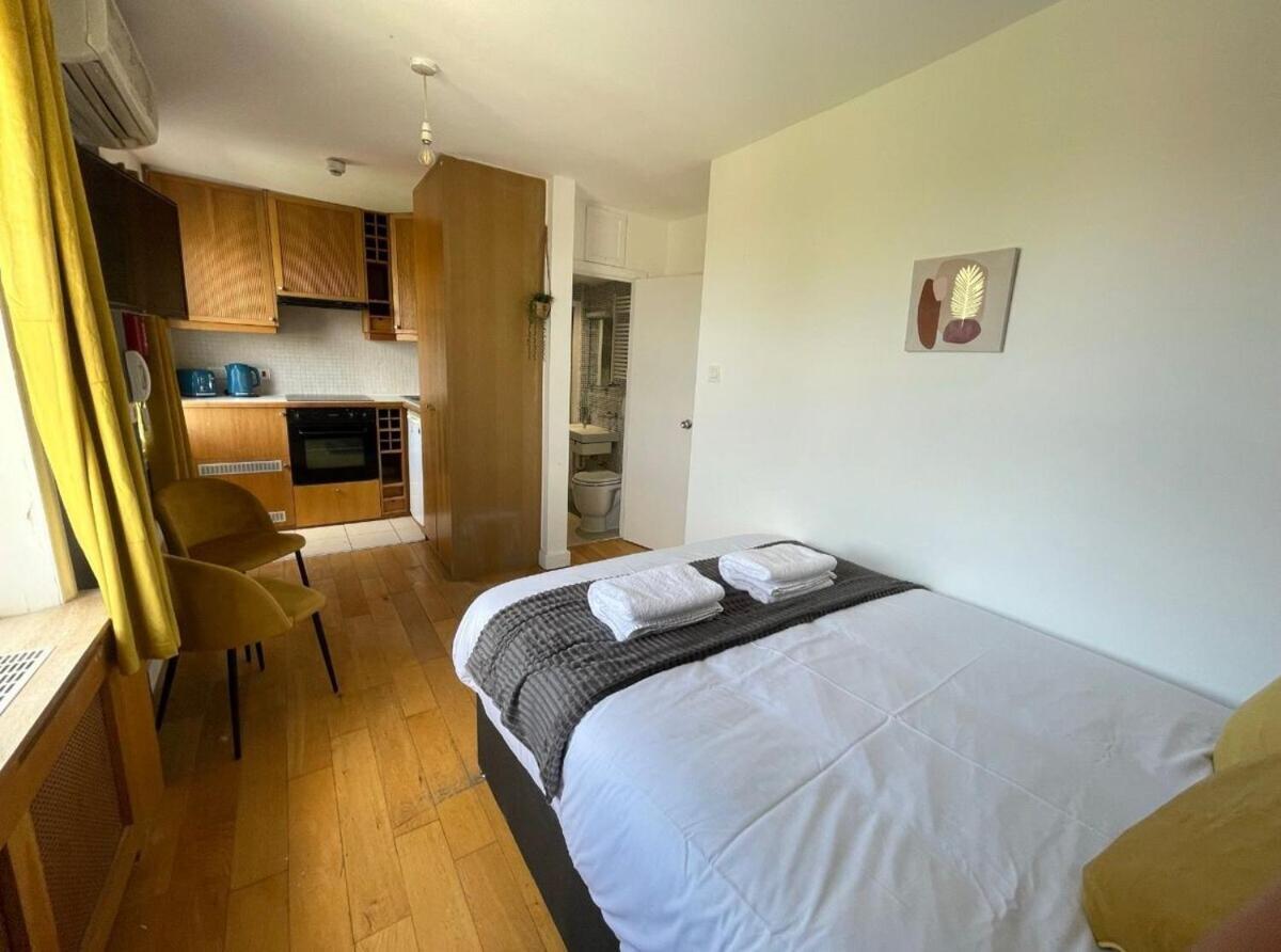 Portobello Road Artistic Studios 'Budget' London Bilik gambar