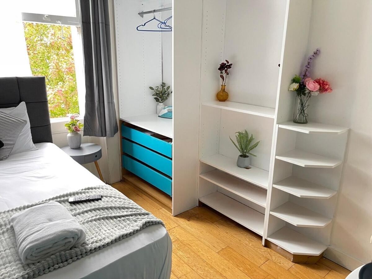 Portobello Road Artistic Studios 'Budget' London Bilik gambar