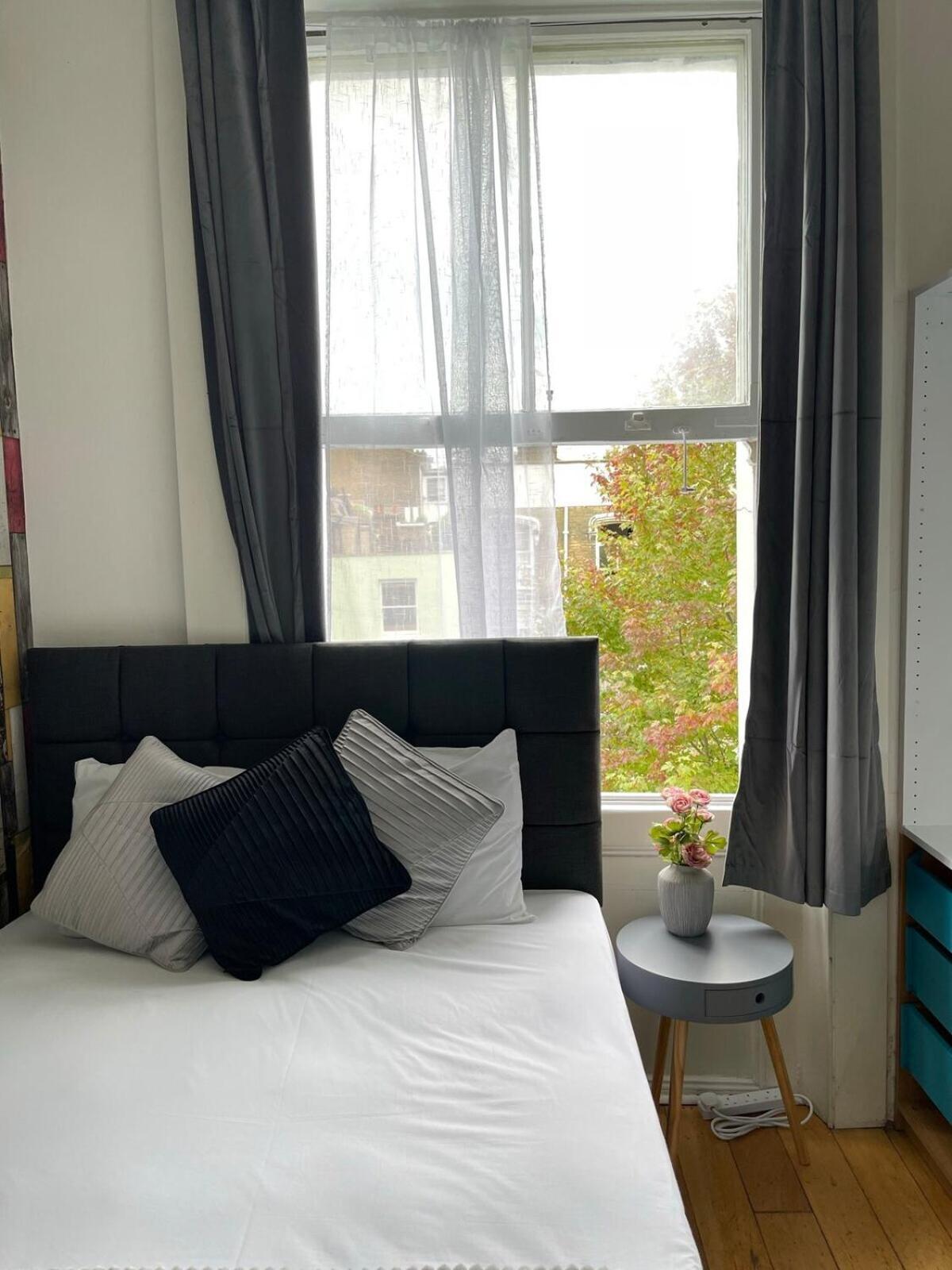 Portobello Road Artistic Studios 'Budget' London Bilik gambar