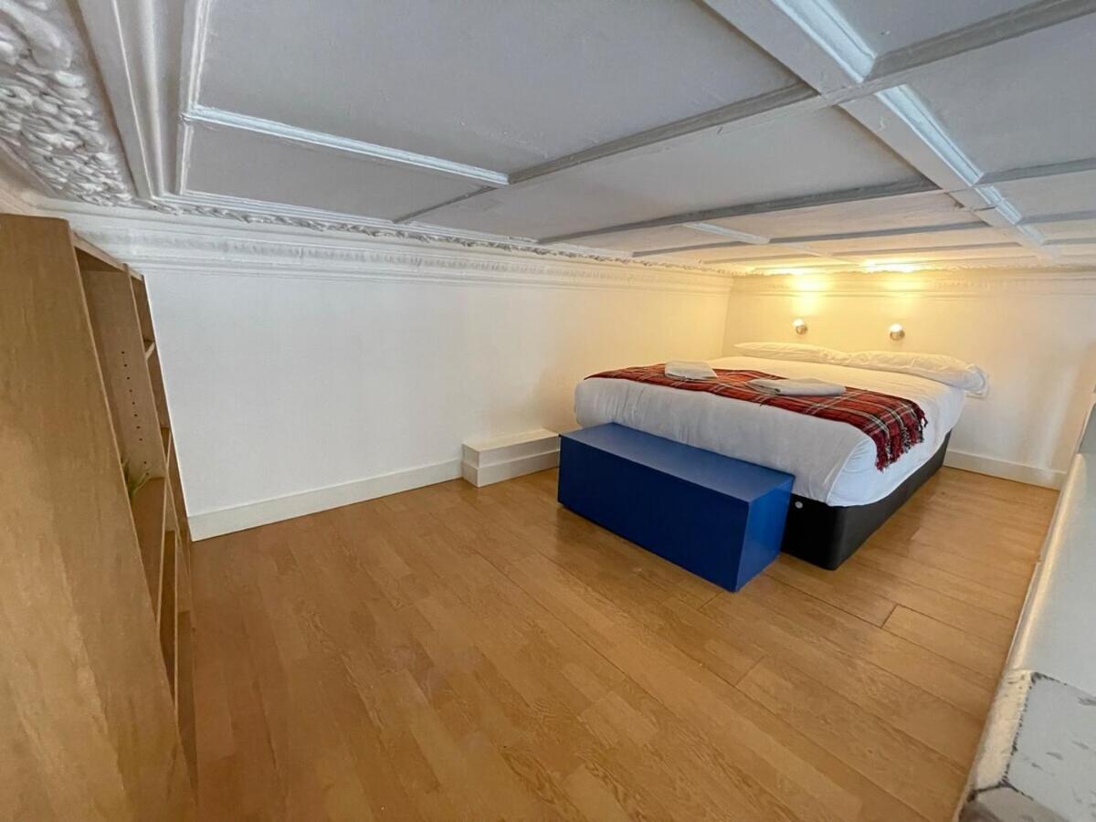 Portobello Road Artistic Studios 'Budget' London Bilik gambar