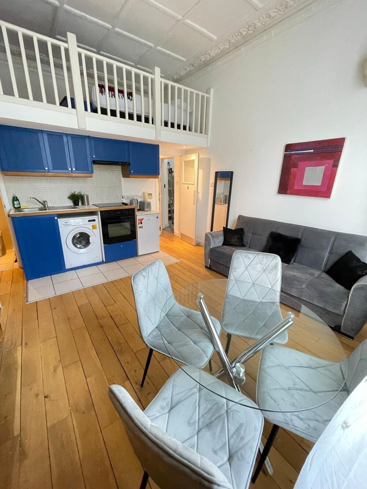 Portobello Road Artistic Studios 'Budget' London Bilik gambar