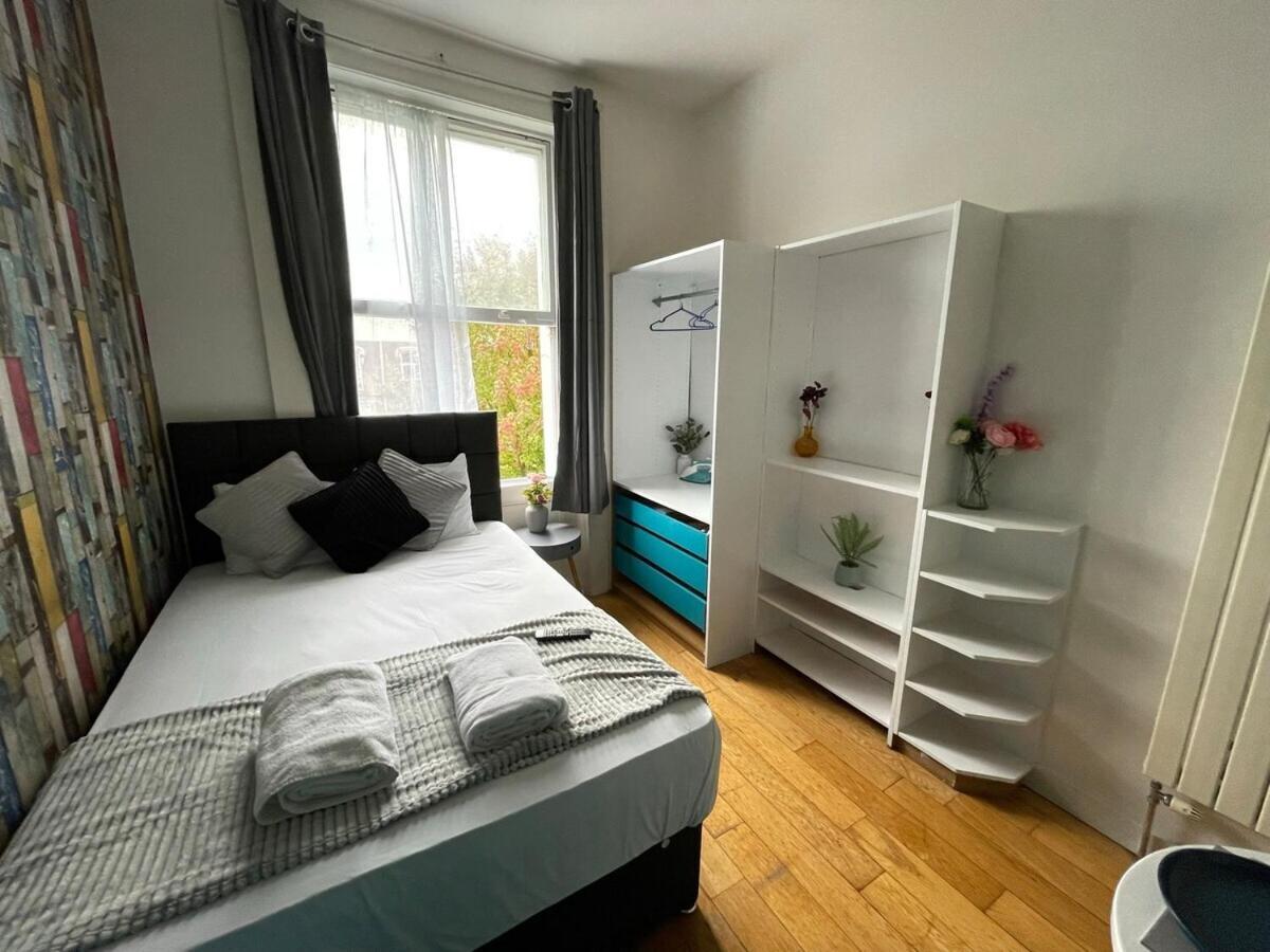 Portobello Road Artistic Studios 'Budget' London Bilik gambar
