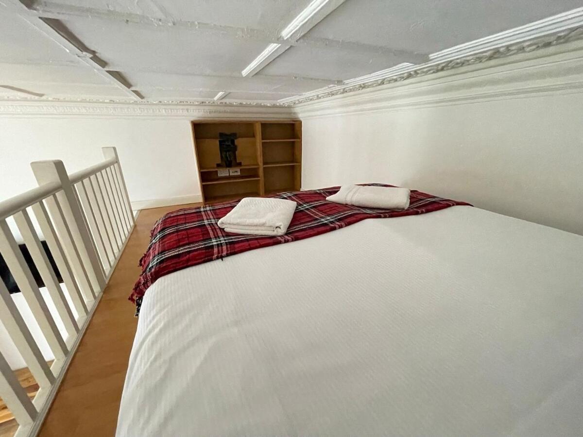 Portobello Road Artistic Studios 'Budget' London Bilik gambar