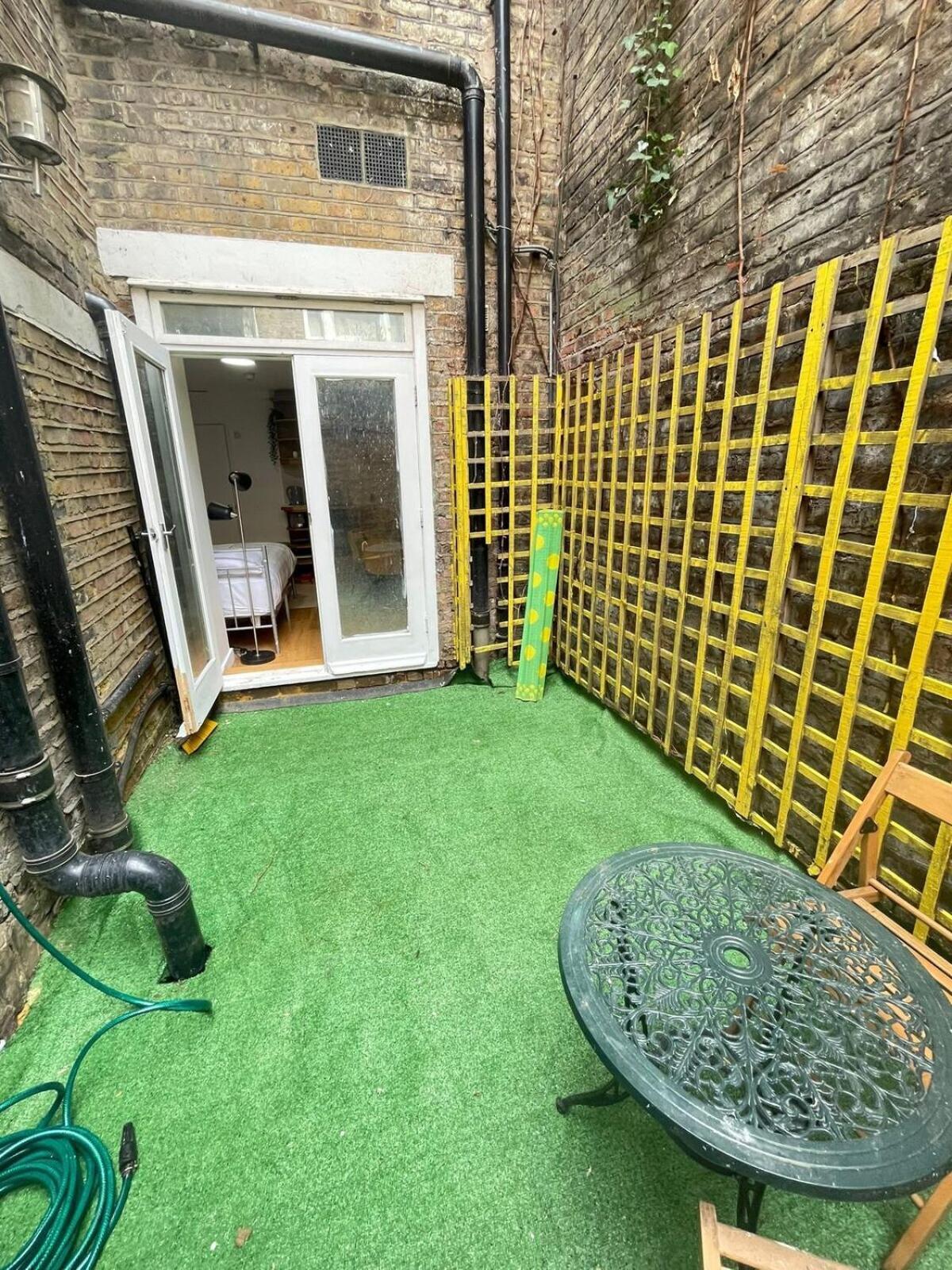 Portobello Road Artistic Studios 'Budget' London Bilik gambar