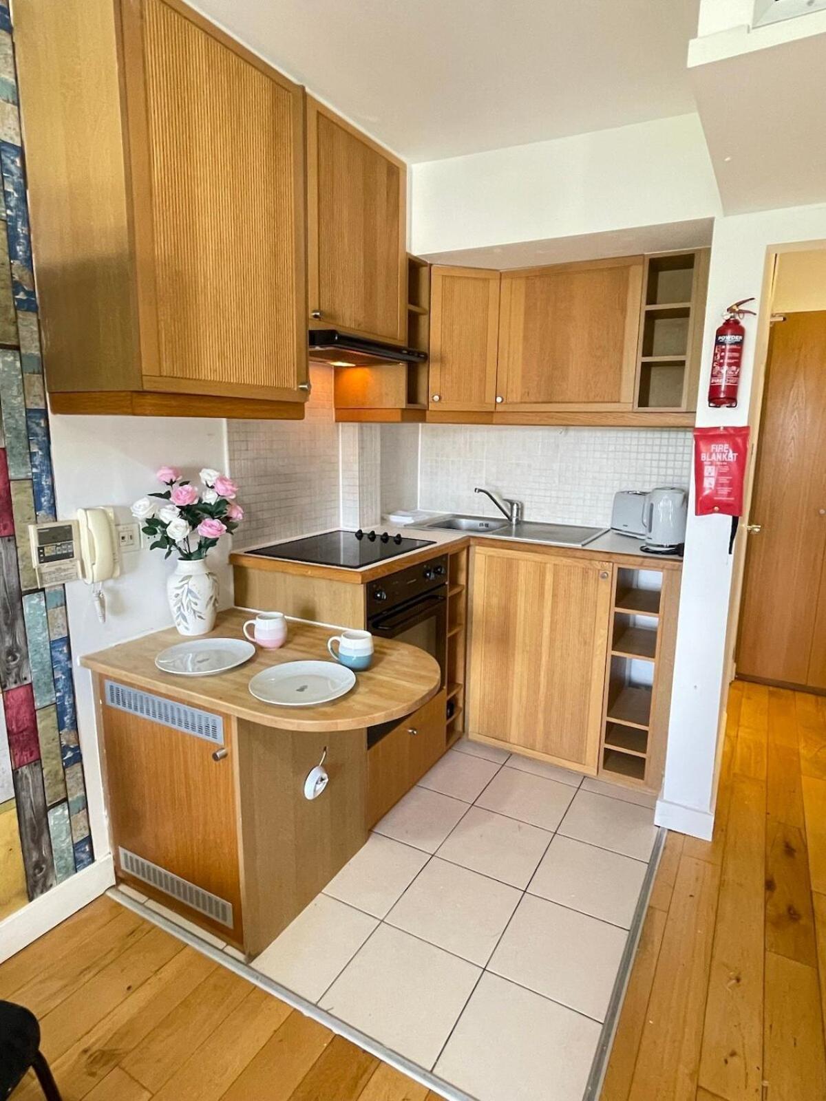 Portobello Road Artistic Studios 'Budget' London Bilik gambar