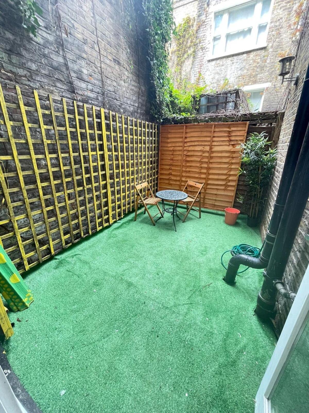 Portobello Road Artistic Studios 'Budget' London Bilik gambar